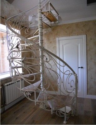 Фото и цены кованых винтовых, спиральных лестниц
