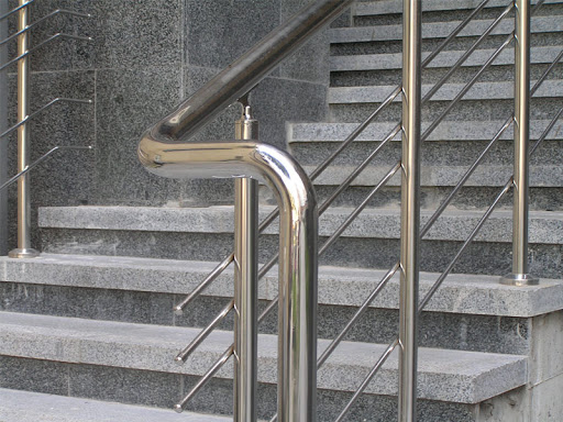Перила из нержавеющей стали с круглым поручнем