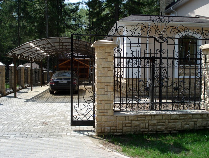 Откатные кованые ворота без обшивки - прозрачные
